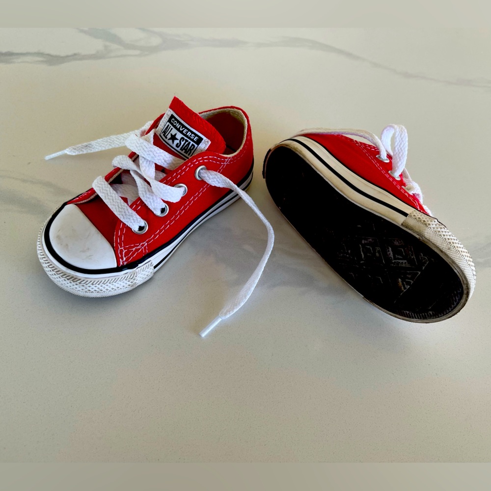 Red converse toddler